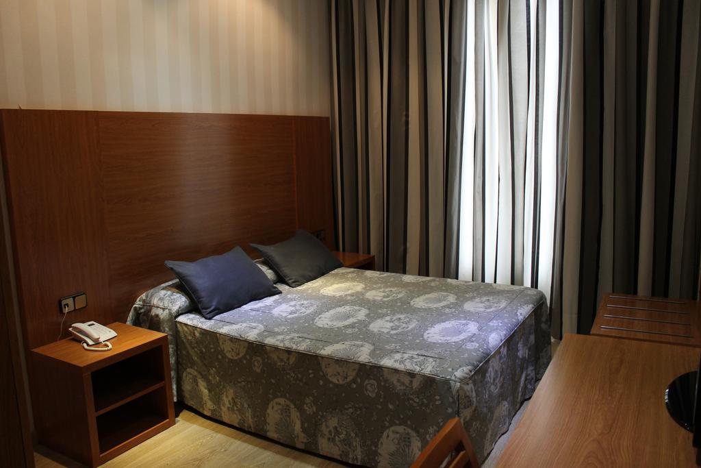 Ramblas Hotel Barcelona Luaran gambar
